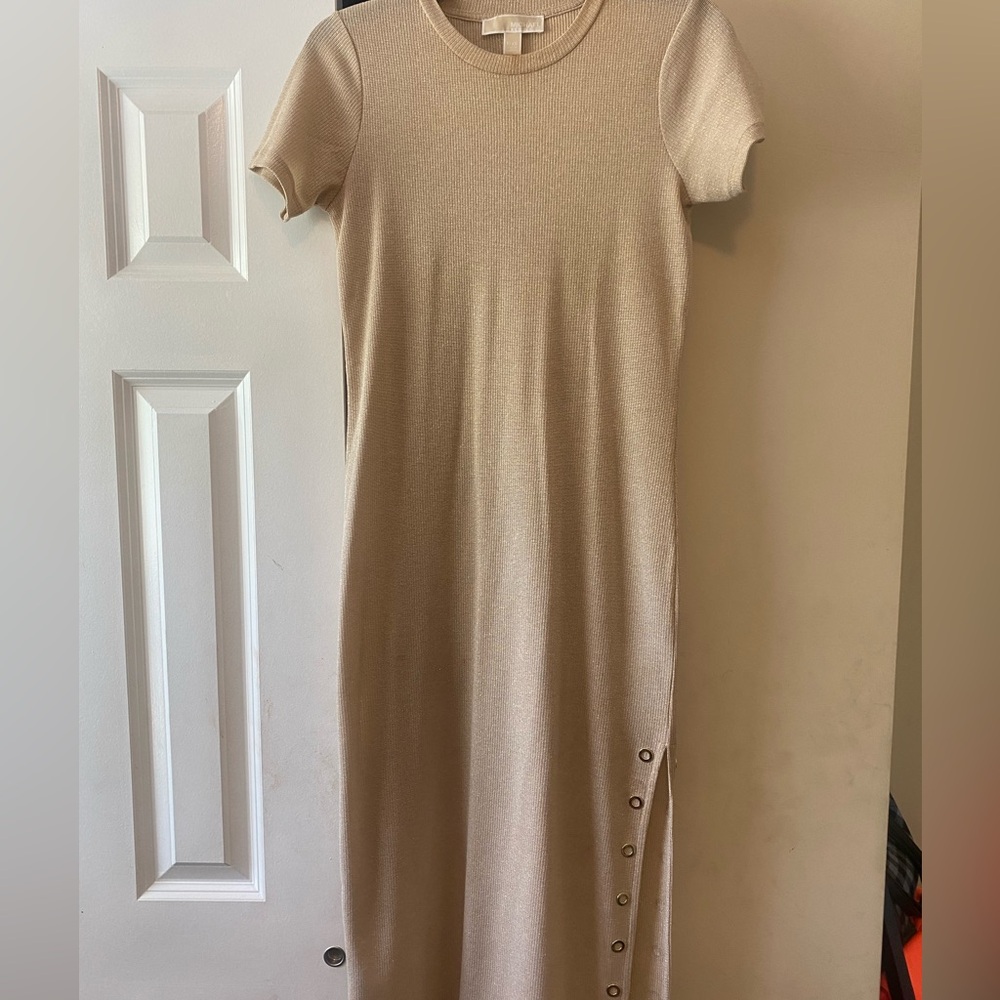 Beige Michael lots dress xs worn in good condition